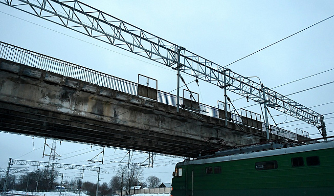 Игорь Руденя посетил аварийный путепровод в Вышнем Волочке