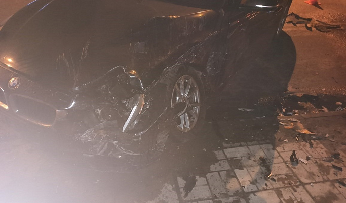 В Твери водитель BMW не уступил дорогу и оказался пострадавшим