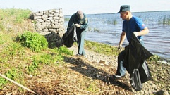 Спасатели Тверской области проводят акцию «Чистый берег»