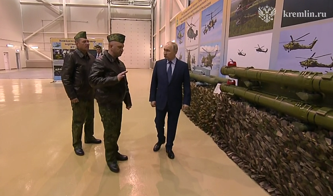 Владимиру Путину показали противотанковую ракету «Хризантема» с повышенной боевой частью