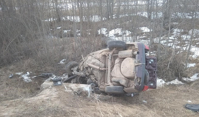 Автомобиль вылетел в кювет в Тверской области, водитель погиб