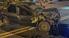 Водитель «Мерседеса» спровоцировал аварию в Заволжском районе Твери