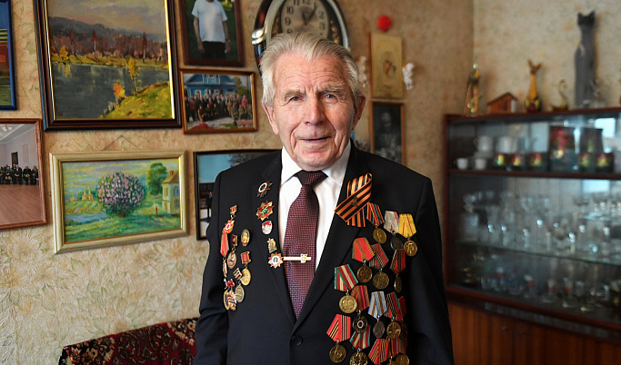 Ветеран Великой Отечественной войны Евгений Шелехов отмечает 95-летний юбилей