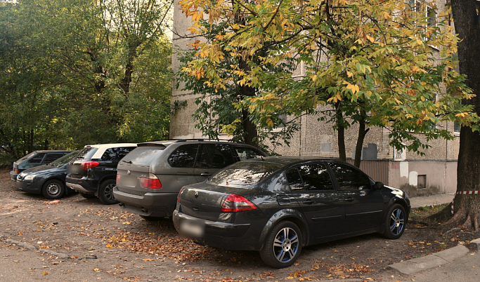 164 автовладельца нарушили правила парковки в Твери