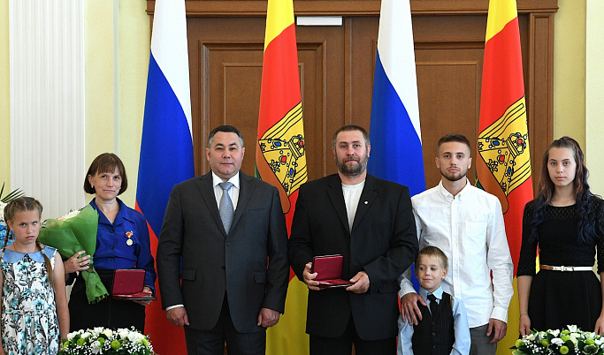 Жители Тверской области получили государственные и региональные награды