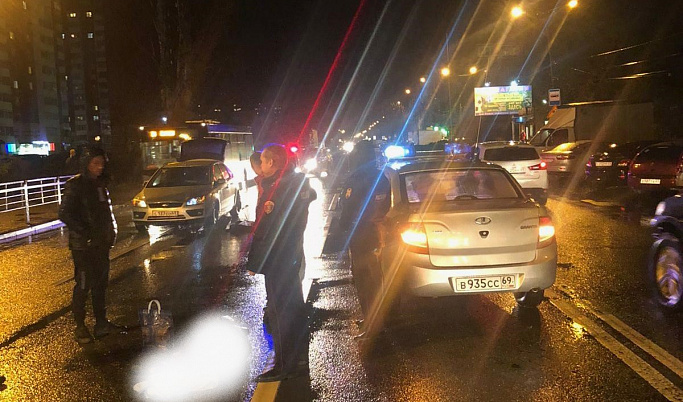 В Твери пострадавшая в ДТП на улице Хрустальной женщина скончалась в больнице