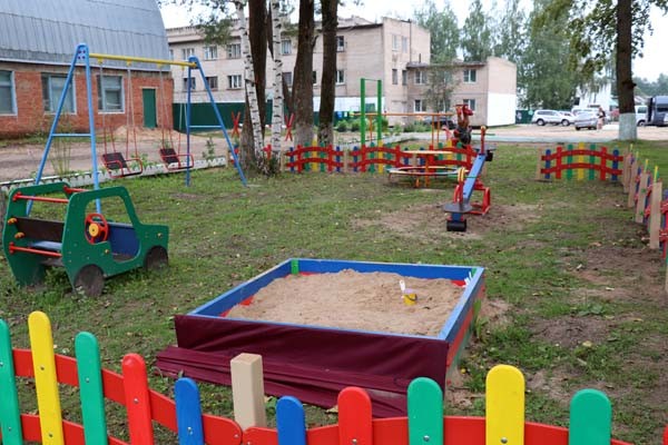 В Ржевской колонии появилась детская площадка