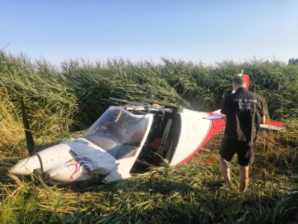В Тверской области легкомоторный самолет совершил жесткую посадку