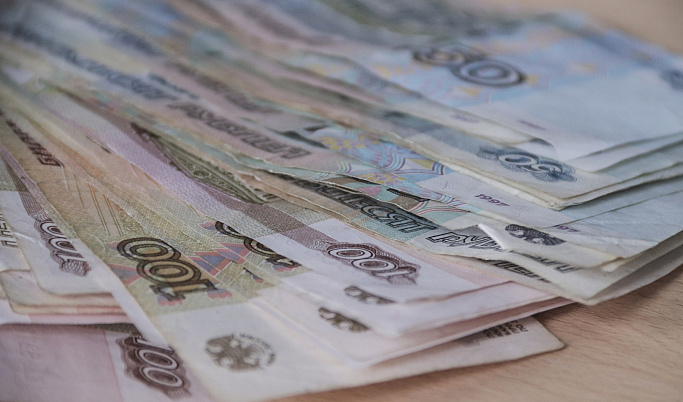 В Тверской области молодой человек расплачивался чужой банковской картой