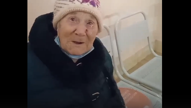 Прокуратура проверяет, почему пенсионерка живёт на вокзале в Тверской области