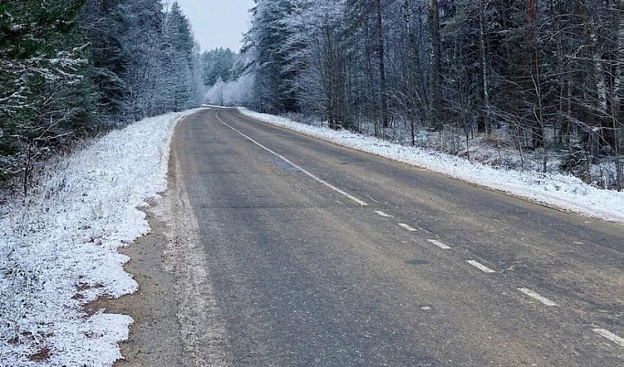 МЧС предупреждает: лёд покрывает дороги Тверской области 