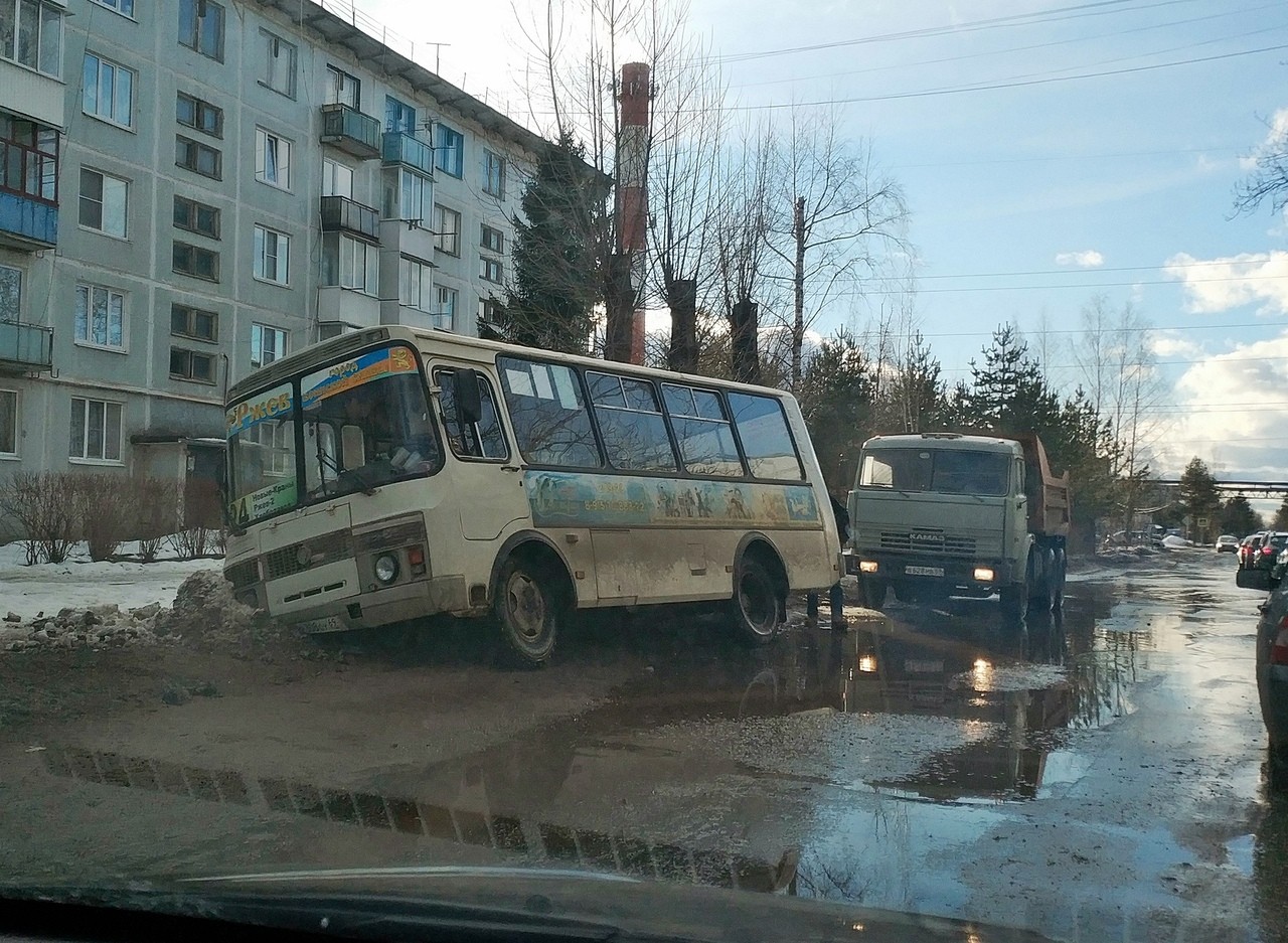 Автобусы ржев тверь сегодня. Ржев ул Челюскинцев. Автобусы Ржев. Автобус Тверь Ржев. РЖЕВСКИЙ автобус.