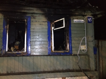 СК начал проверку после гибели двух мужчин на пожаре в Осташкове