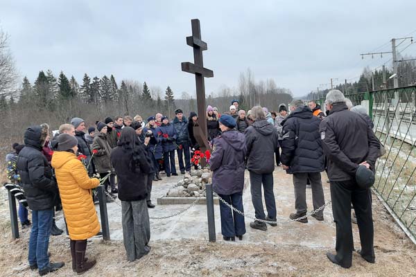 Под Тверью в день крушения «Невского экспресса» сотрудники УФСИН региона почтили память погибших