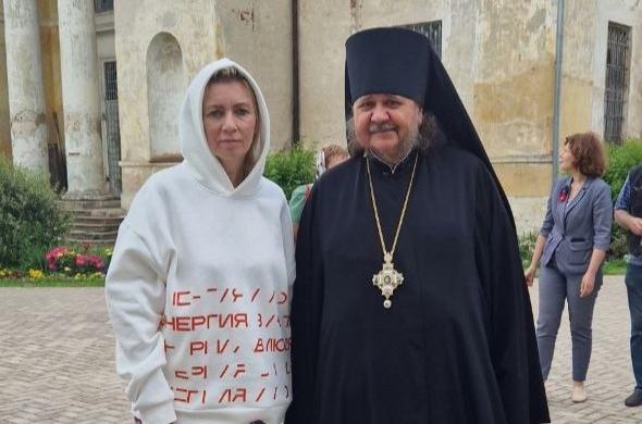 Официальный представитель МИД России Мария Захарова посетила монастырь в Тверской области