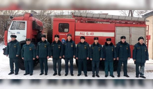 В Тверской области огнеборцы спасли женщину