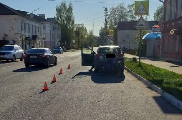 15-летний подросток на мопеде протаранил автомобиль в Тверской области
