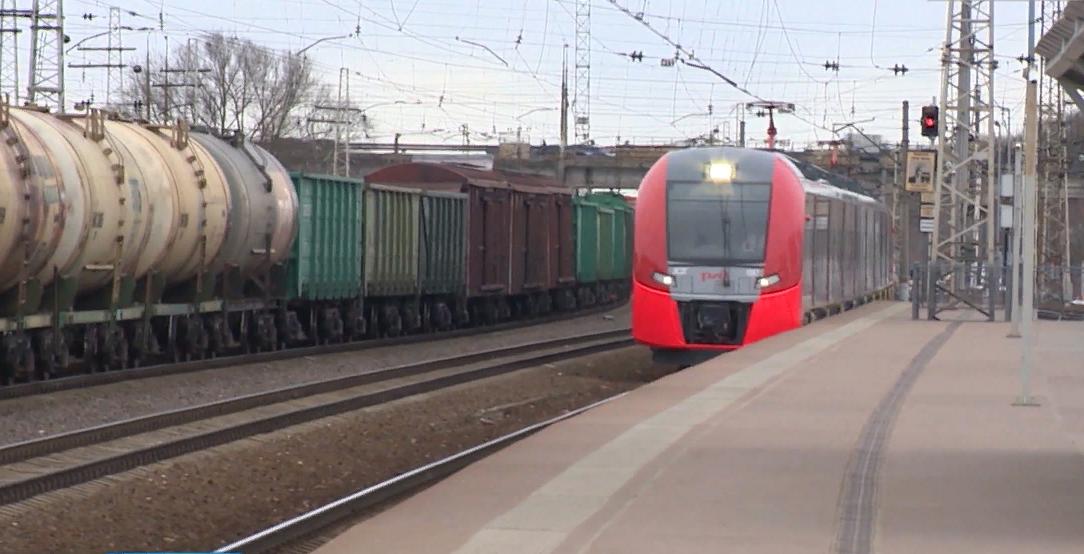 Поезд Бологое Тверь. Поезд Москва Бологое. Электрички Тверской области. Пригородный поезд Москва Тверь.