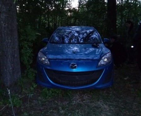 В Тверской области угонщики пытались спрятать автомобиль в лесу