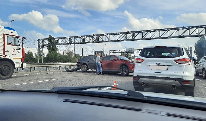 ДТП под Тверью: на трассе М-10 произошла серьезная авария, есть пострадавший