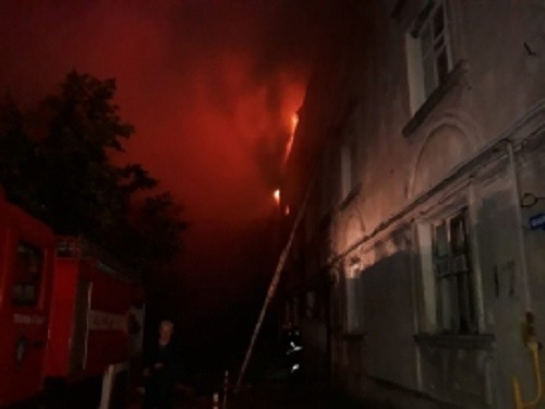 В Тверской области соседи спасли женщину из горящей многоэтажки