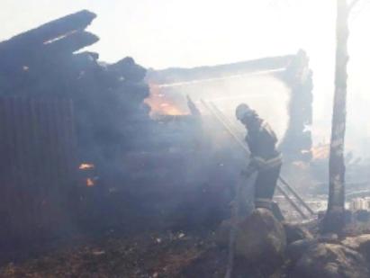 Пять строений в Вышневолоцком районе тушили 60 пожарных