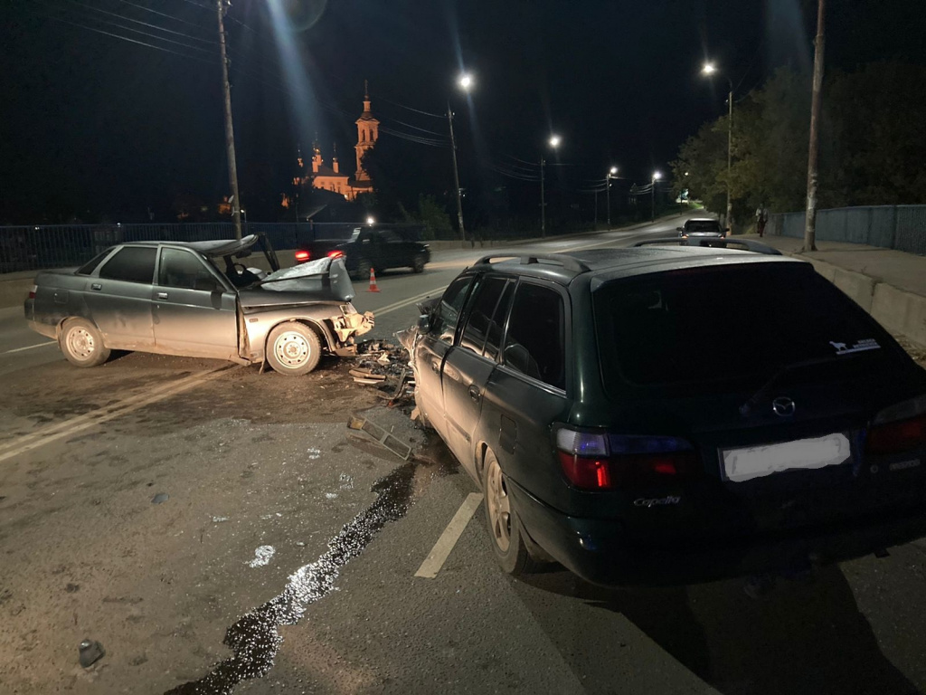 В Тверской области в столкновении «ВАЗа» и «Мазды» пострадали оба водителя