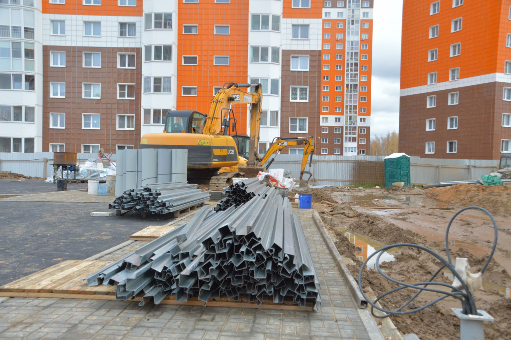 В Твери продолжается строительство детского сада на 190 мест на улице Склизкова 