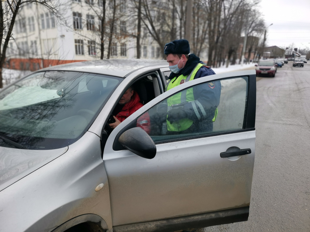 В Твери подвели итоги совместного рейда полицейских и судебных приставов: арестованы 4 автомобиля