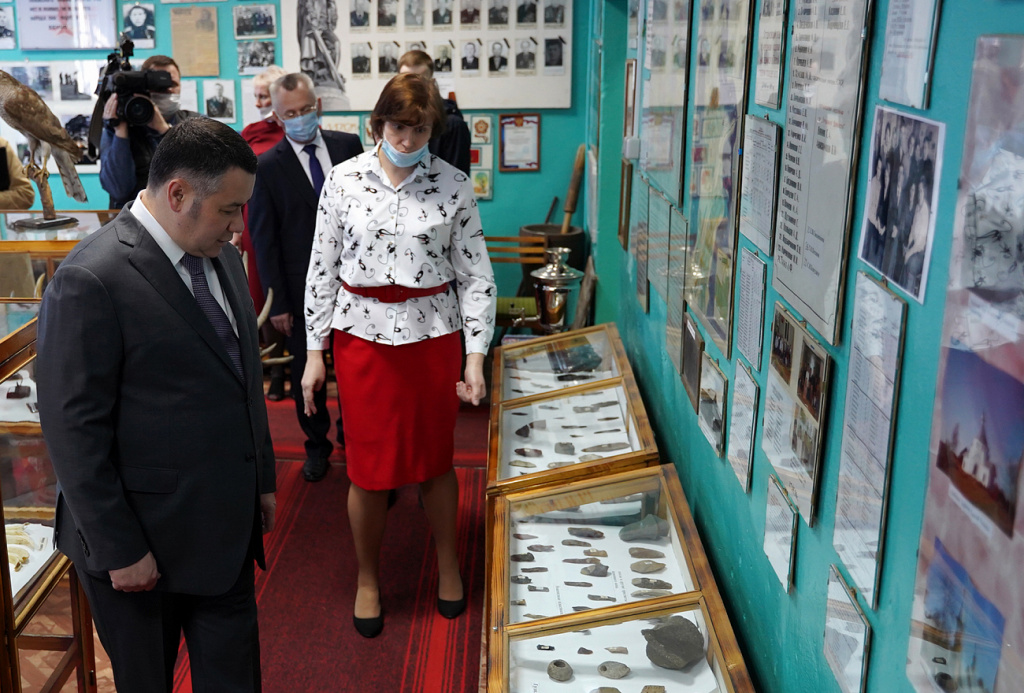 Игорь Руденя осмотрел школьный краеведческий музей