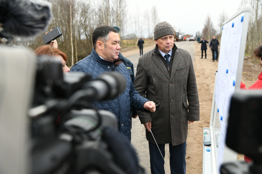 Губернатор Игорь Руденя проинспектировал ход восстановительных работ на аварийном участке дороги в Вышневолоцком городском округе