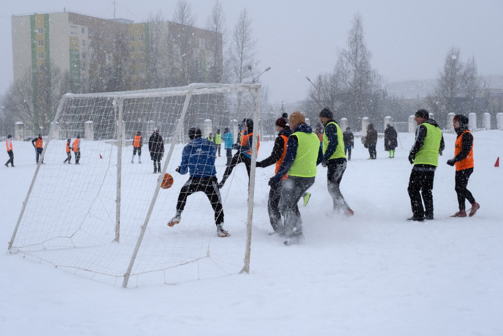 В Удомле прошел традиционный чемпионат по мини-футболу на снегу