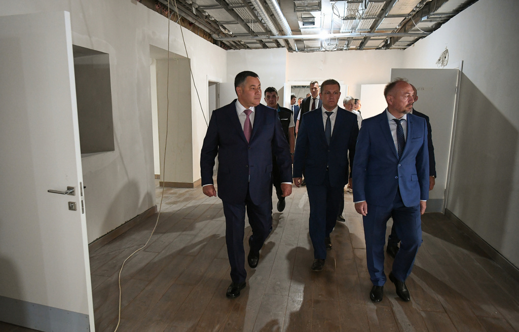 Игорь Руденя проинспектировал ход завершения строительства здания поликлиники Старицкой ЦРБ
