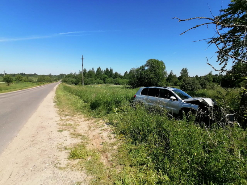 Жительница Тверской области угнала автомобиль москвича и попала в ДТП