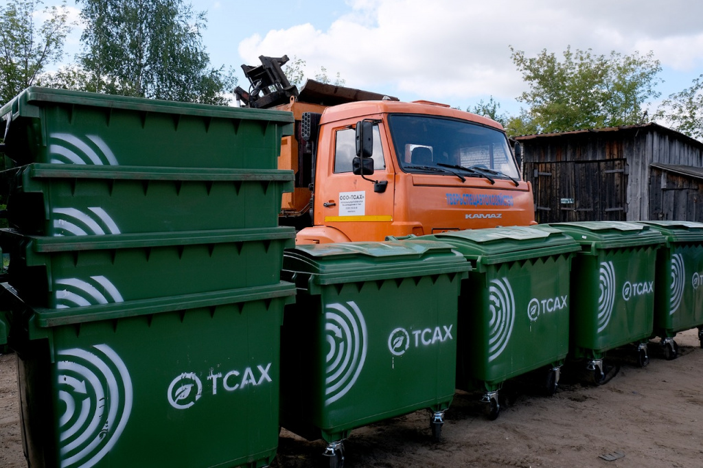 В Кимры прибыло 30 новых современных контейнеров для сбора мусора