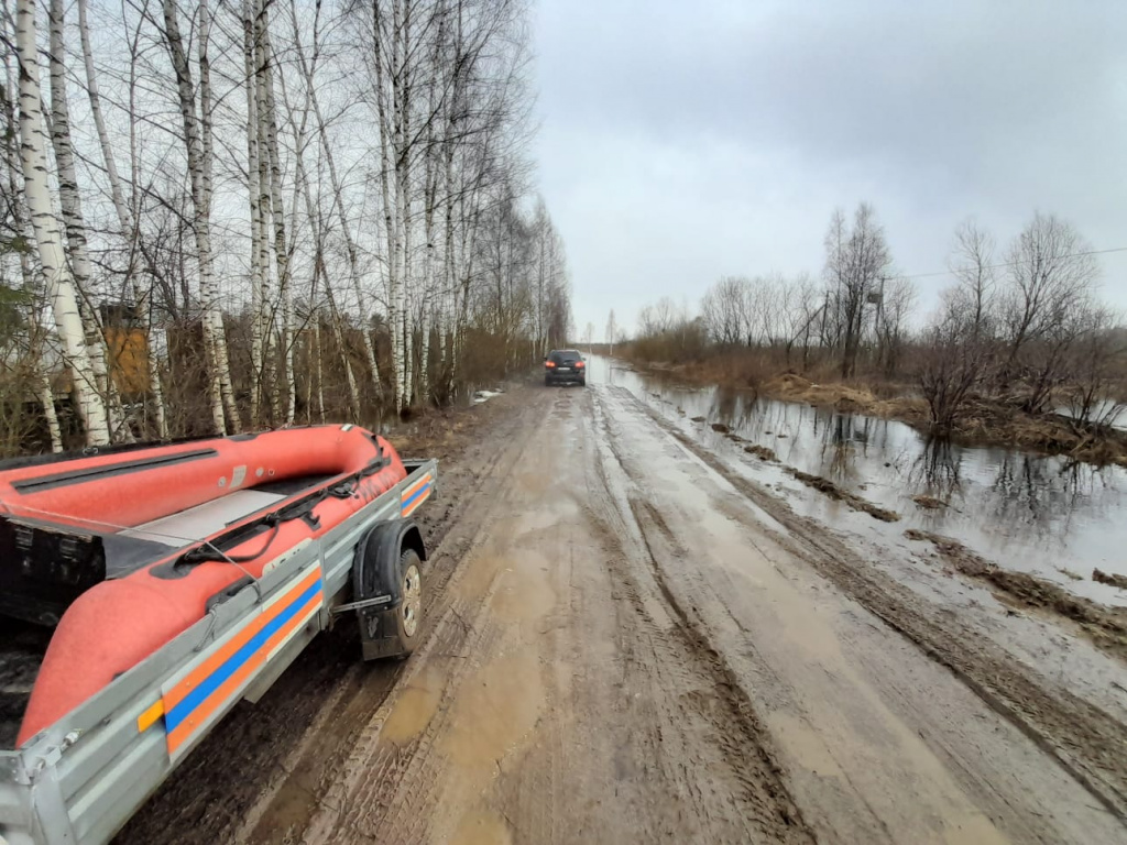 В Калининском районе устраняют последствия паводка 