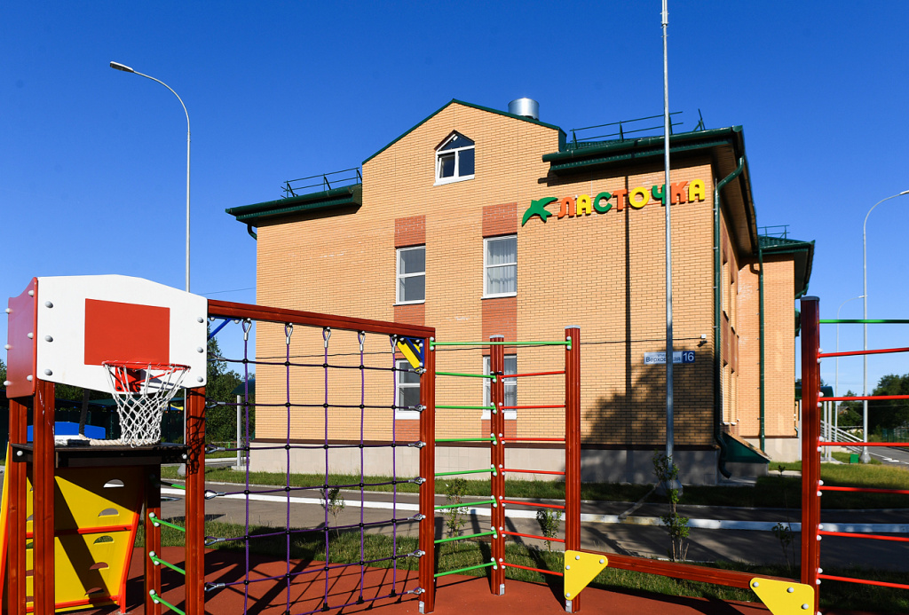 Игорь Руденя дал поручения по благоустройству нового детского сада в поселке Ривицкий Максатихинского района
