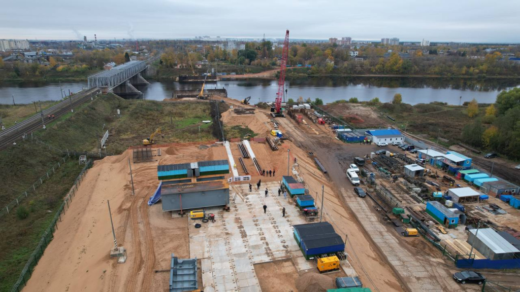 Игорь Руденя и Владимир Васильев проверили ход строительства Западного моста в Твери