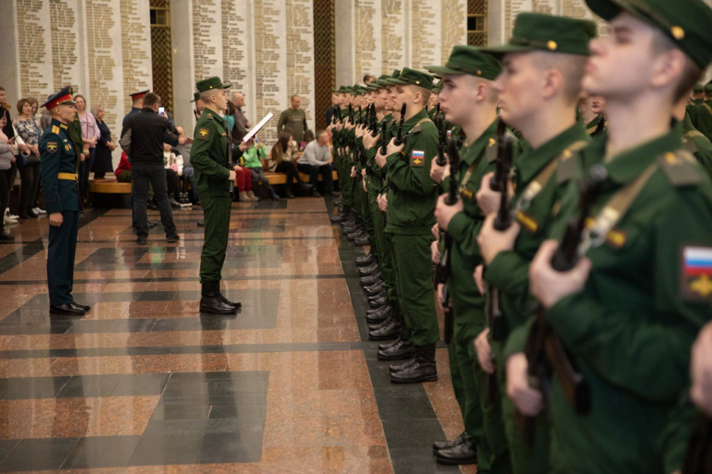 Новобранцы Преображенского полка из Тверской области приняли присягу в Музее Победы