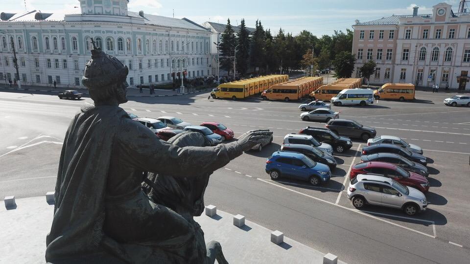 На приобретение автобусов из областного бюджета было направлено 74,1 млн рублей