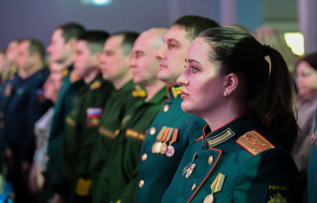 Губернатор Игорь Руденя вручил государственные награды защитникам Отечества