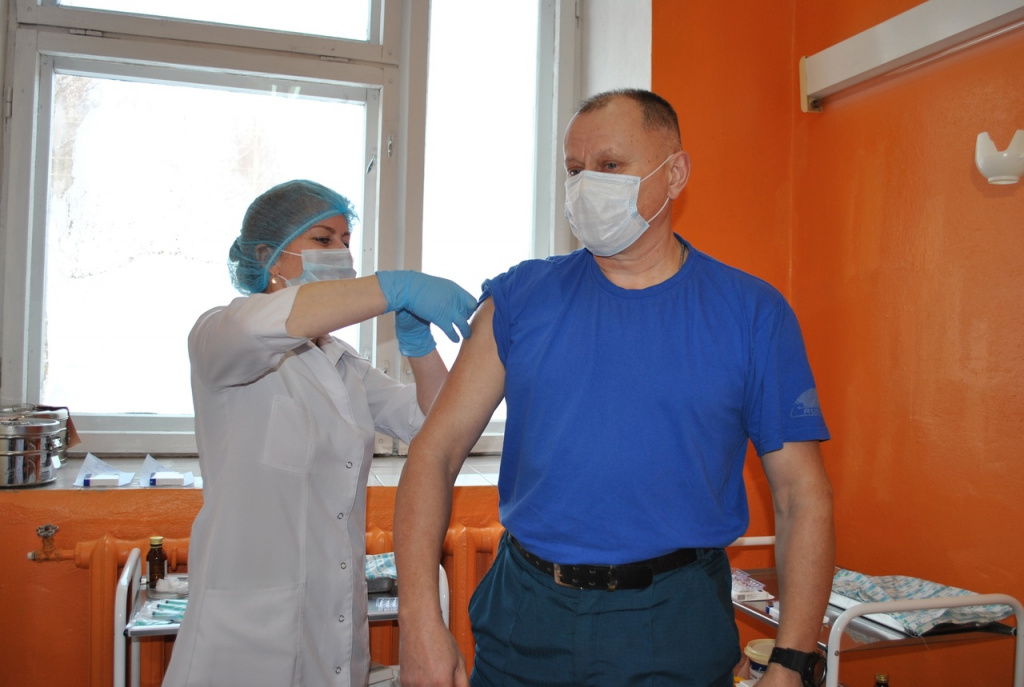 Выездная прививочная бригада Бежецкой ЦРБ провела вакцинацию жителей Сандово