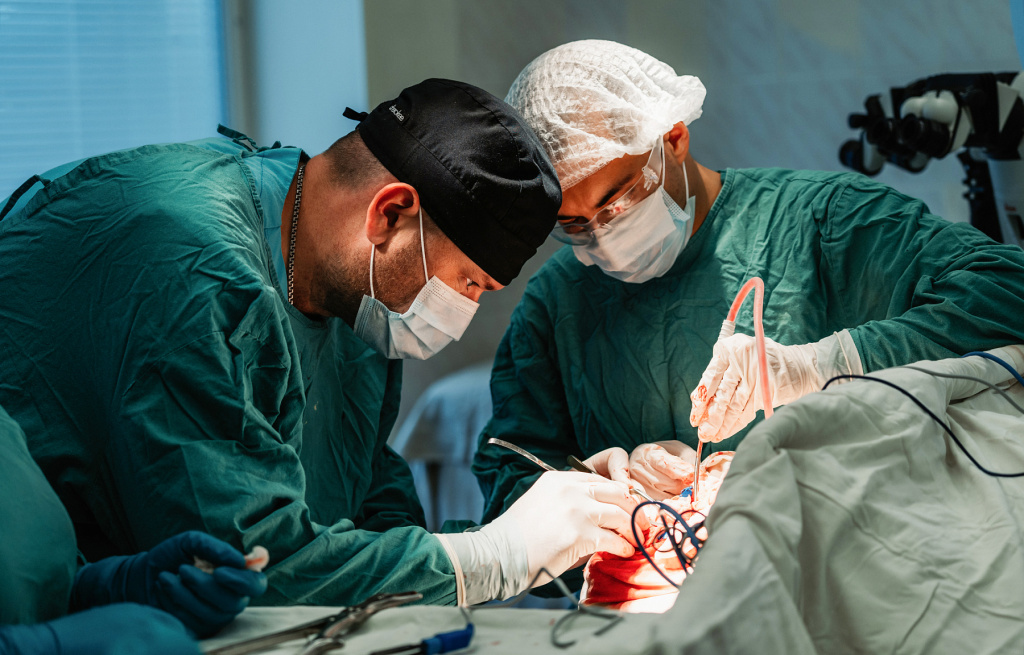 В ОКБ Твери ежегодно выполняют порядка 70 сложнейших операций по клипированию аневризмы головного мозга