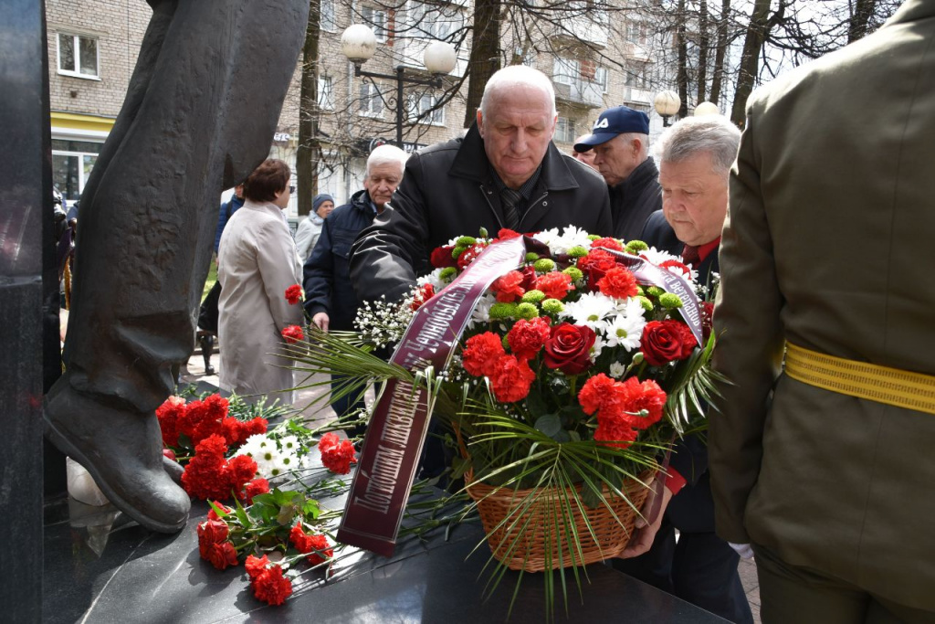 Игорь Руденя в памятный день поблагодарил ликвидаторов последствий радиационных аварий и катастроф за мужество и верность долгу