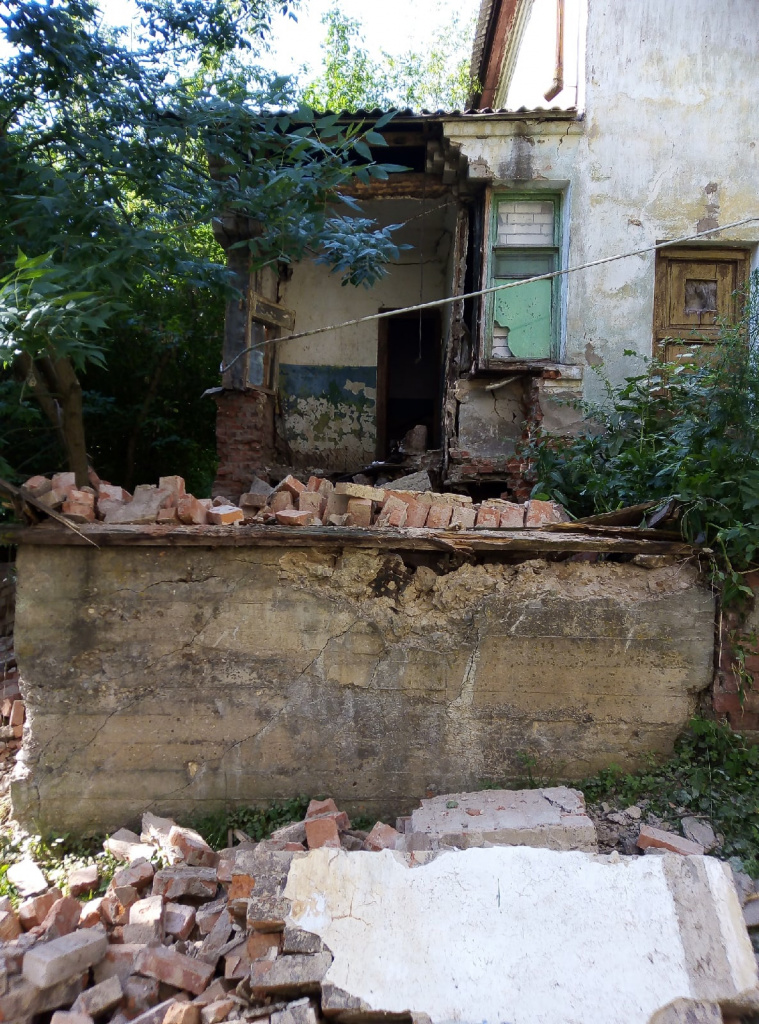 СК проводит проверку по факту обрушившейся стены жилого дома в Ржеве