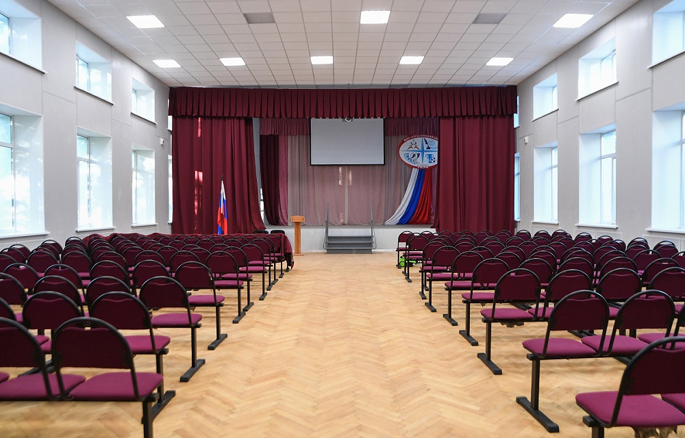 Губернатор Игорь Руденя оценил готовность к 1 сентября Горютинской школы