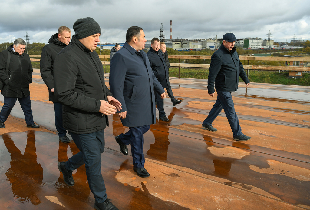 На площадке строительства Западного моста в Твери побывал губернатор Игорь Руденя