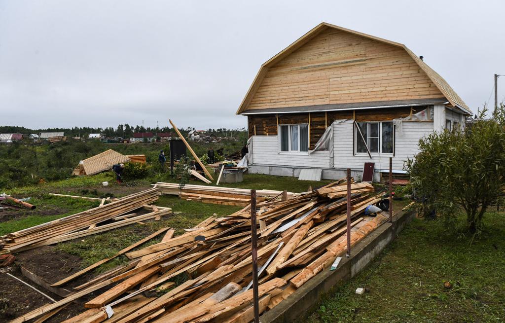 В Андреаполе восстановили часть домов, пострадавших от стихии