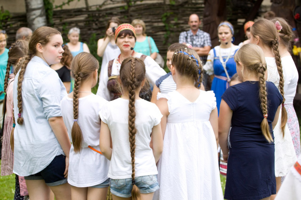 Девушки померятся косами в Тверской области