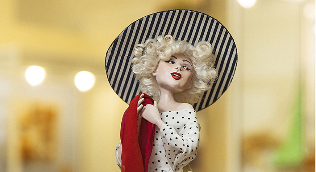 На выставках в Вышневолоцком краеведческом музее покажут театральные костюмы и коллекционные куклы ручной работы